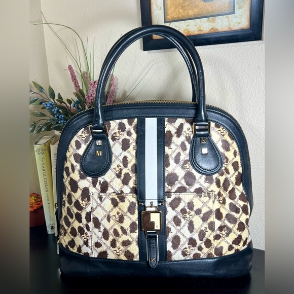 Meet your Posher, Sara - Picture 13 of 14